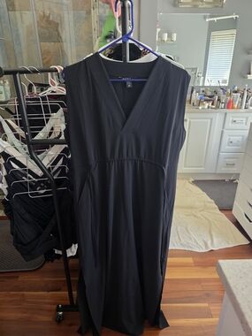 Athleta Black Sleeveless V-Neck Maxi Dress
